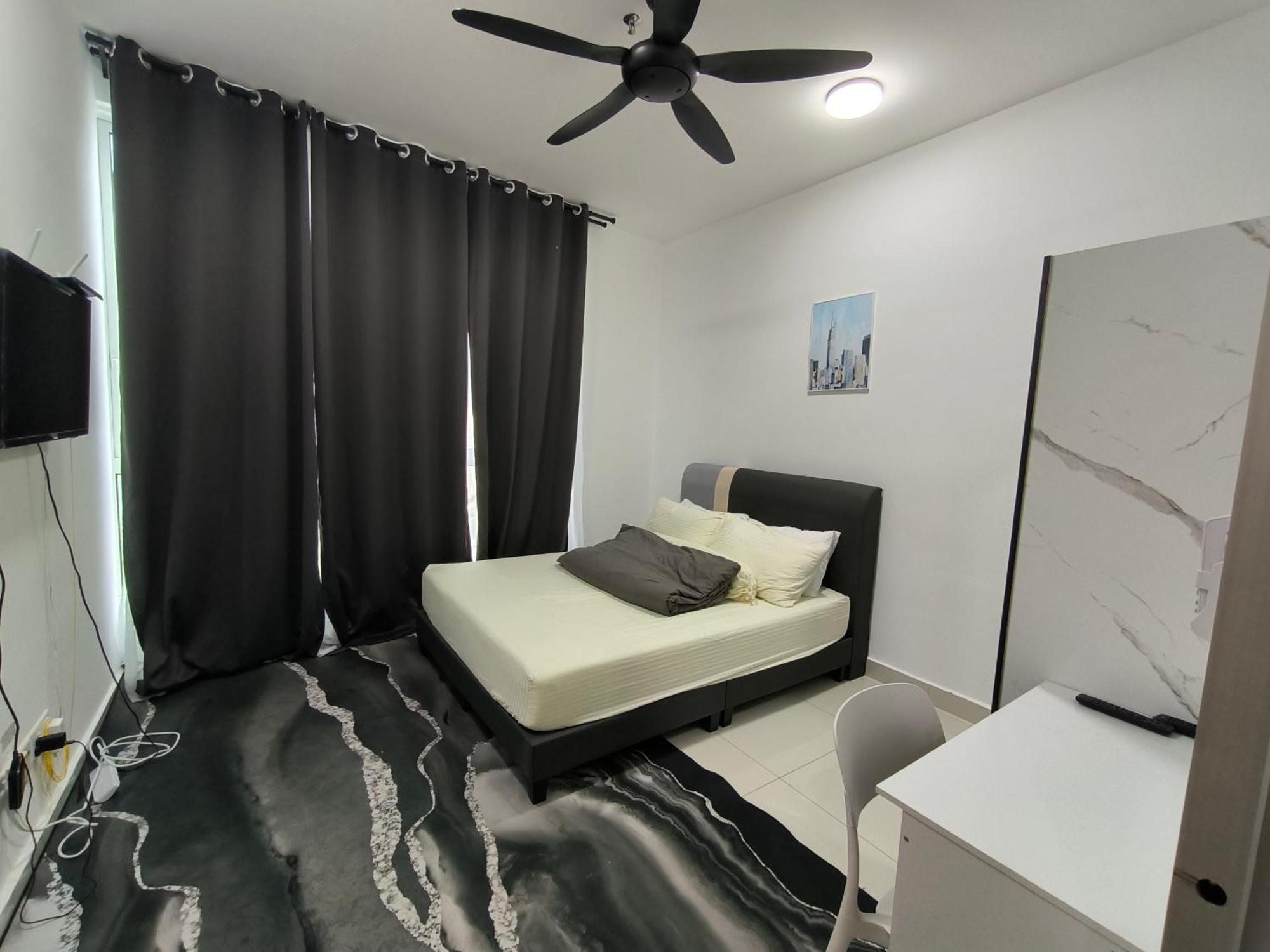 Apartment Infinity Pool! High Speed Wifi! Rica Residence!